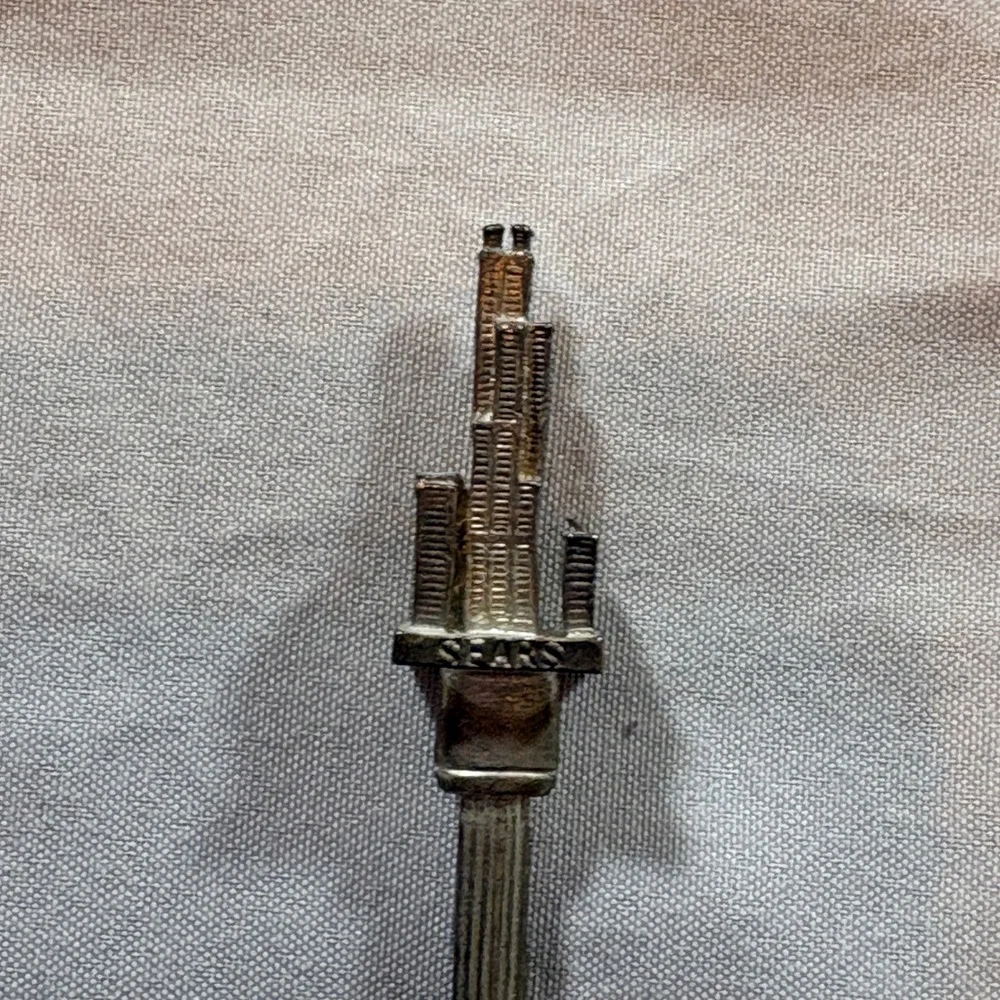Unbranded vintage souvenir